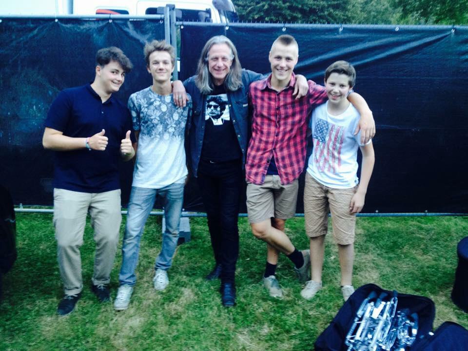 TTumps's tweet image. Dit weekend speelden we het voorprogramma van Guy Swinnen en Raymond van het Groenewoud. ZALIG!!!