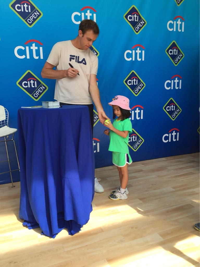 mubadalacitidc's tweet image. Get an autograph from @SamQuerrey now at the #Citi booth! #CitiOpen #SuperClose