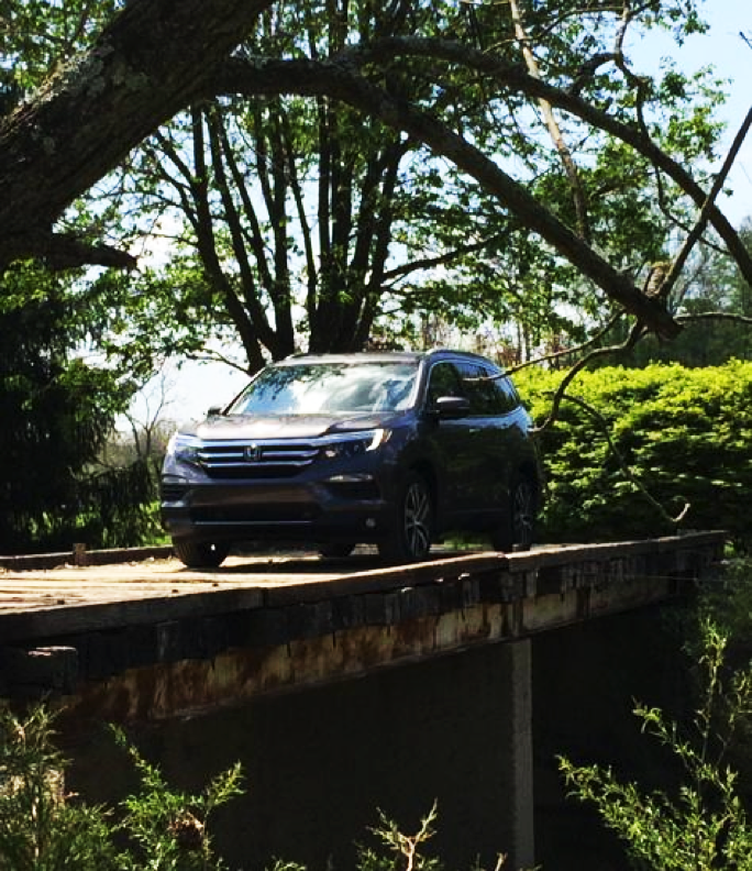 HondaCanada's tweet photo. The perfect photo op. Thanks @PaulFerriss for the pic. #2016Pilot http://t.co/QvOgHjWiVh