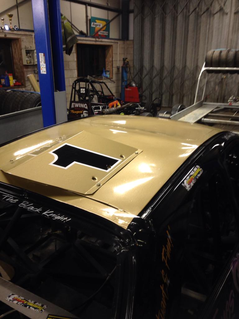 StefanMiller850's tweet photo. Gold Roof is on 😀👍🏆 #1 #goldroof http://t.co/7ZaKbebplo