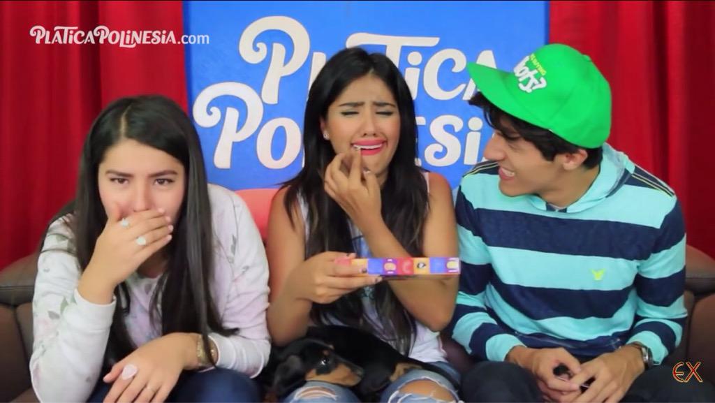 j_thebluestonee's tweet image. @PlaticaPolinesi lo veo una y otra vez pero me sigo riendo😂 #Karen💙 #Rafa💚 #Lesslie❤️ #PP