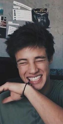 phasesmop's tweet image. Come to Brazil cam! Eu te amo...
Your smile is my world and make me strong everyday 😍❤ Tysm 😁 #APositiveMessage