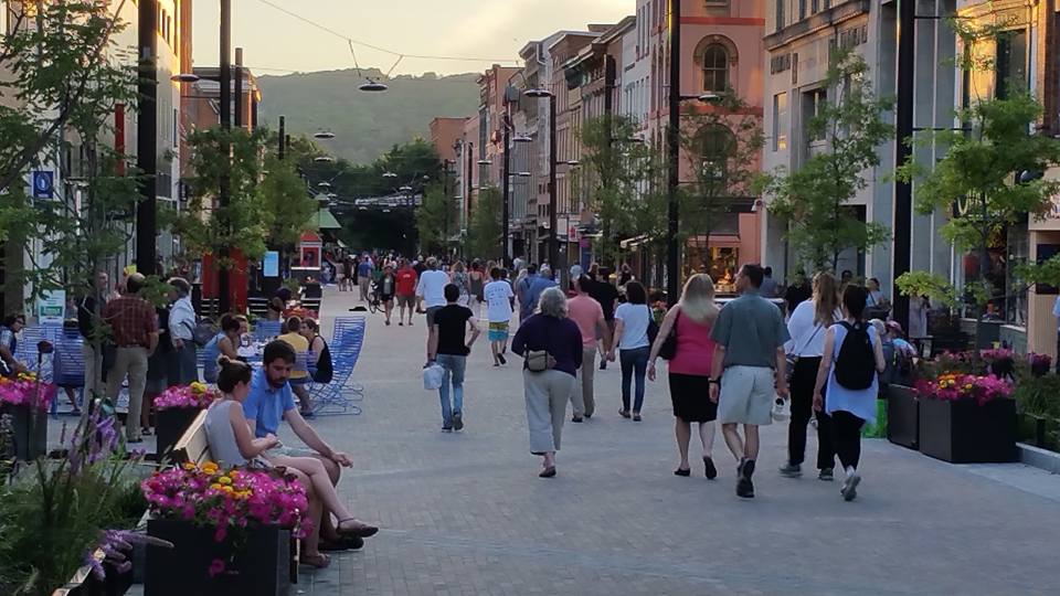 VisitIthaca's tweet image. The Ithaca Commons is complete! #SaySomethingNice about the Commons, it&apos;s about time somebody did. #twithaca