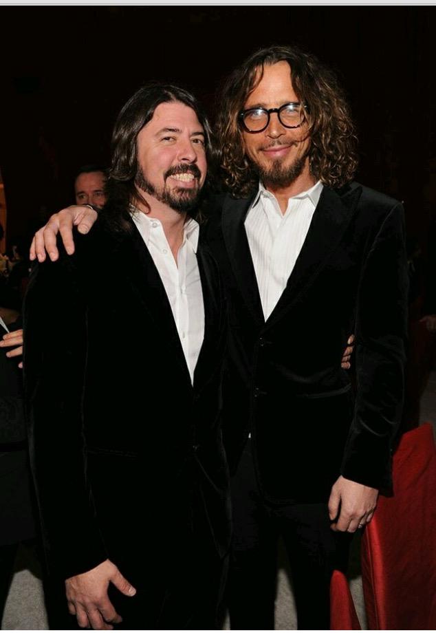 Grunge_Girl7's tweet photo. This Pic Of #DaveGrohl &amp; @ChrisCornell Is A Lot Of Awesome In One Picture! 🎶🎶 http://t.co/M8TsETVeNE