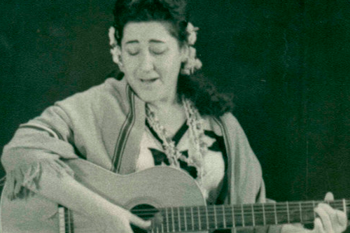 uchile's tweet photo. Falleció la maestra Margot Loyola, folclorista y académica UChile. Aquí resumimos su legado
http://t.co/0PIgeyLP68 http://t.co/SOoeNZsn34