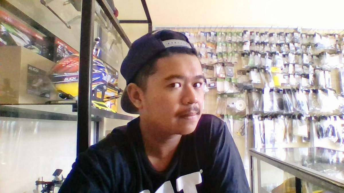 junaidabdillah's tweet photo. ahaayy Tiga hari ga tidur http://t.co/sDGwbF746t