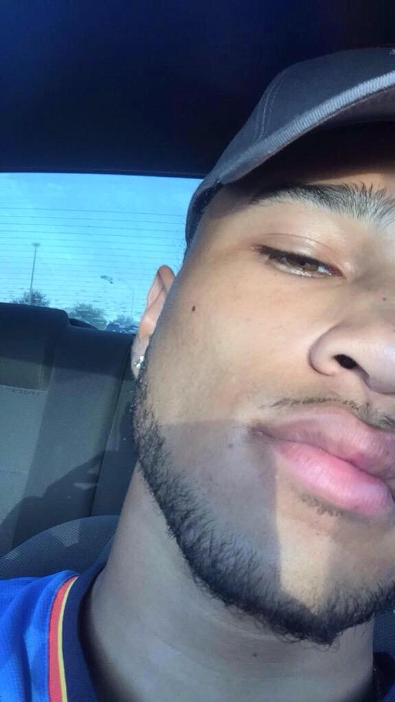 iSmackNiggas's tweet photo. Sorry for being ugly 🙈🙈🙈🙈 http://t.co/bb9AbPEk3t