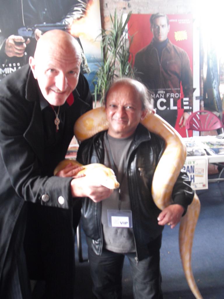 GhostWatchWales's tweet photo. @littlekiranshah Was a great pleasure meeting you.  Keep up the good work. http://t.co/iQwUbbnEZY