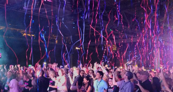 AFXPROLLC's tweet photo. Our Confetti Streamers were the perfect addition to all the Fun at the Walk the Moon Concert in New Orleans. http://t.co/OUlJ350oUH