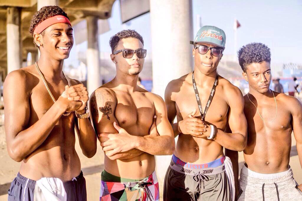 baddestblackmen's tweet photo. #baddestblackboys #submission http://t.co/aY3HaDvgV9