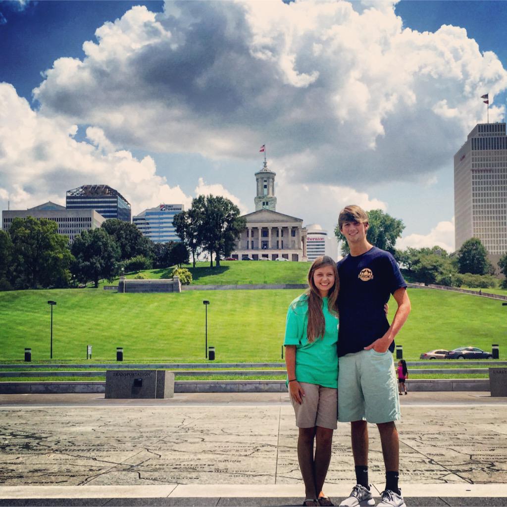 BradenParsons's tweet photo. Music City, y'all. http://t.co/jFeaR7uup6