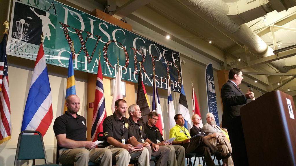 PDGA's tweet photo. Is that the Mayor of Pittsburgh, Bill Peduto (@billpeduto), welcoming disc golfers to the #2015proworlds?!?! Sure is! http://t.co/uQcnBUnYLE