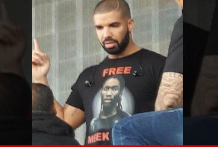 TMZ's tweet photo. Drake -- Mocking Meek Mill Is All the Fashion (PHOTO) http://t.co/wt2ERBkq7G http://t.co/Ms7cVsRhj4