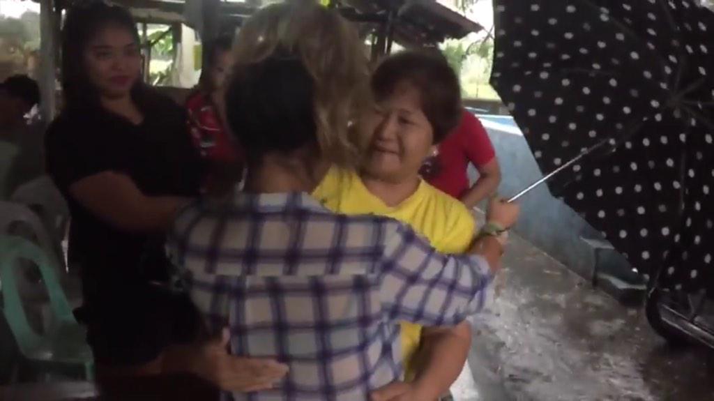 yeeitsericaaa's tweet image. @HEARTDEFENSOR Watching this made me very happy bc I really miss the Philippines! Thanks for sharing Ate Heart! 💖