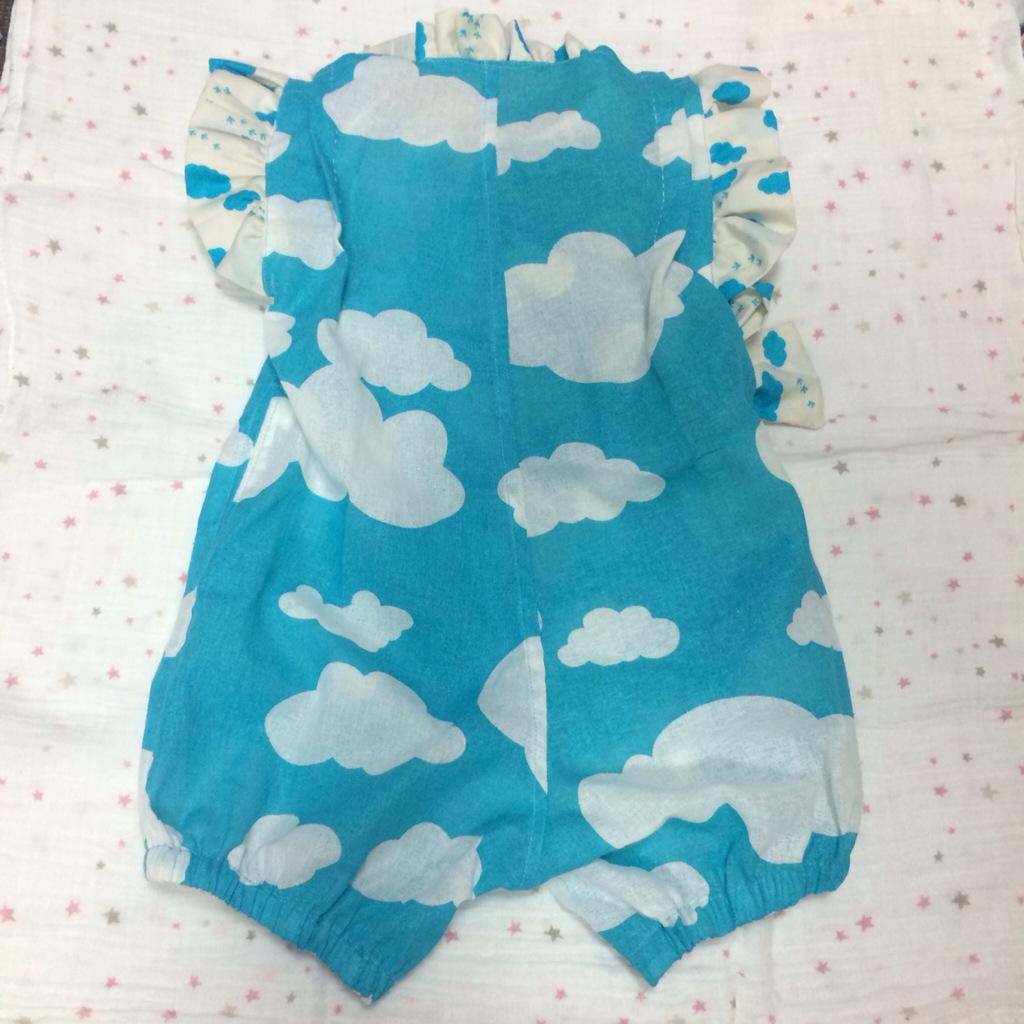 りょうママ6歳 4歳 2歳 大好きな雲柄の手ぬぐいでロンパースじんべい 型紙 はそんなに高くないので買っちゃいました ネットで見つけた甚平ドレスを参考にアレンジ Http T Co Zc19gjcmq3 ママ手芸部 Http T Co 0sd0rp1ks1 りょうママ6歳 4歳 2歳 大好きな雲柄の手ぬぐいでロンパースじんべい 型紙 はそんなに高くないので買っちゃいました ネットで見つけた甚平ドレスを参考にアレンジ Http T Co Zc19gjcmq3 ママ手芸部 Http T Co 0sd0rp1ks1