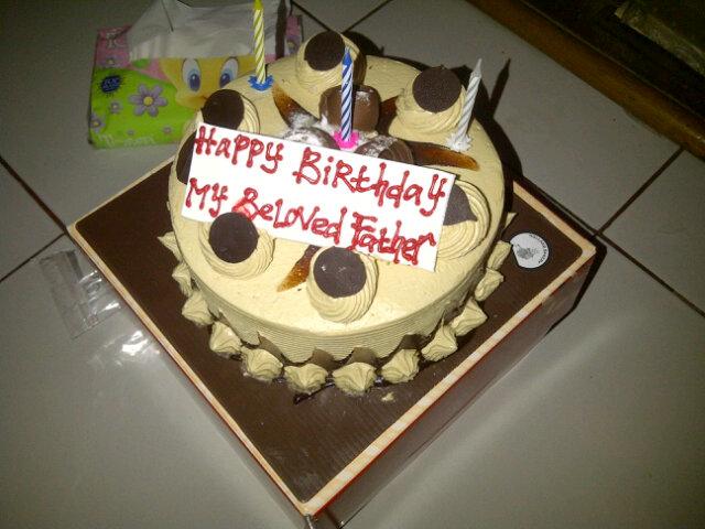 nii_dini's tweet photo. You're the best father in the world :* #birthday #latepost http://t.co/U8LCgUwn0b