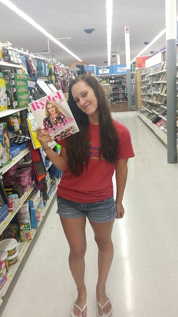 IM5_Kansas's tweet photo. Look who I found😊🎀💜 @rydelR5 @StormieLynchR5 @officialR5 @marklynchR5 http://t.co/p6wDv1tb7f