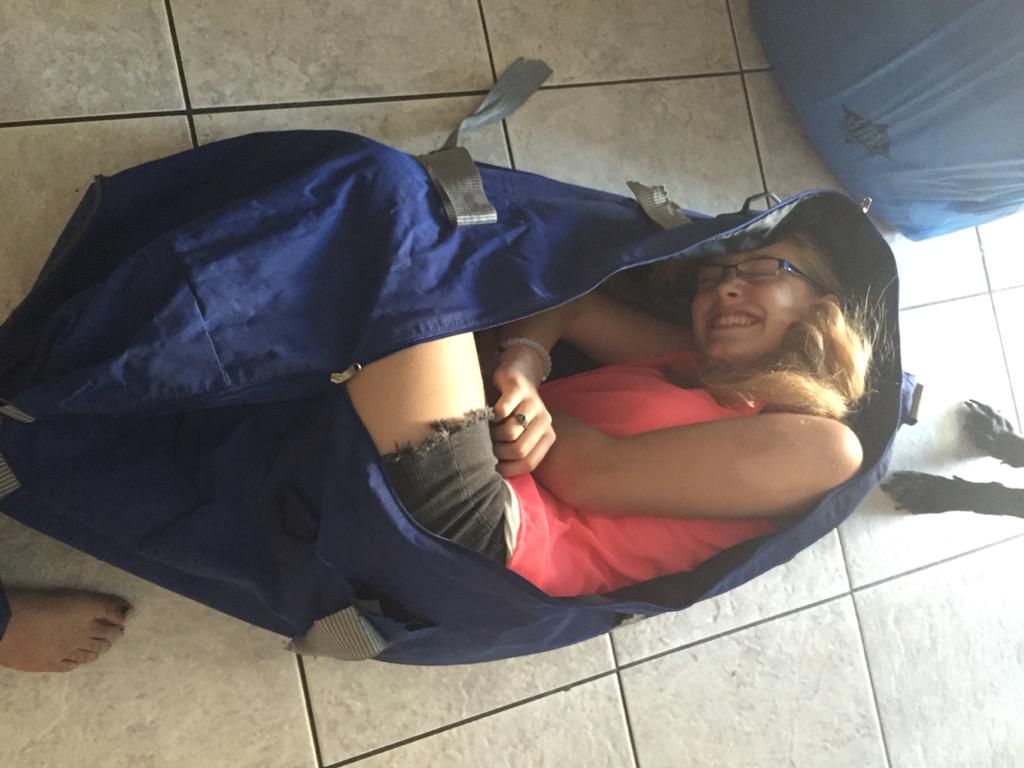 VMCOR17's tweet photo. The moment when your best friend fits in your suitcase #bestfriend #loveher http://t.co/x7aX82y2Au