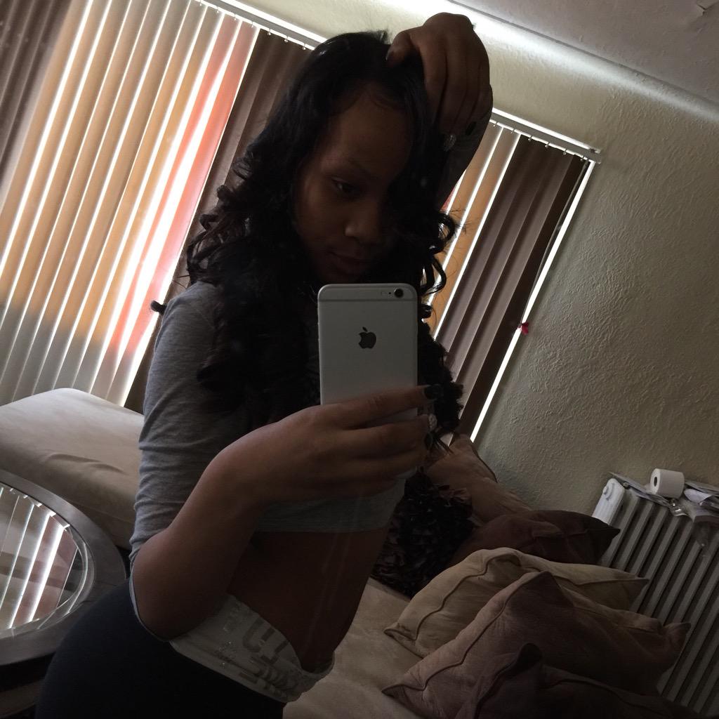 _PrettiMonae's tweet photo. I'm so fine for my age 😍❄️ http://t.co/Fu6Oyh62oV