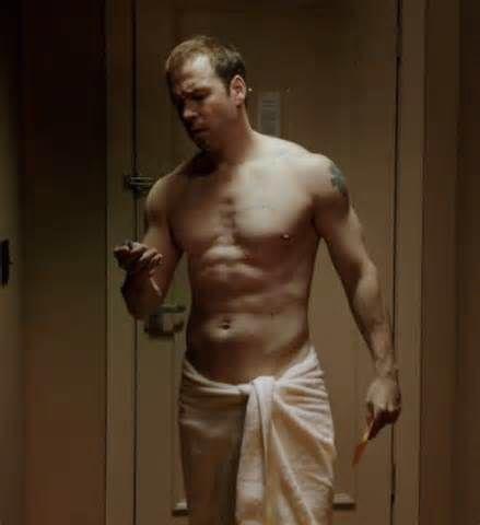 macncheese_girl's tweet image. @heatherleigh73 @Ddubbuckeyecuti @DonnieWahlberg. #sensitivematerial