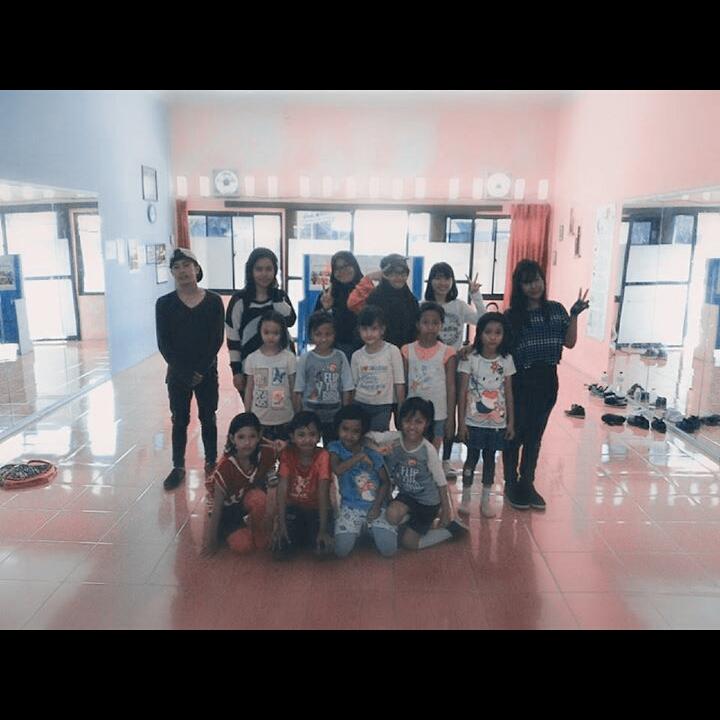 hyenawisk's tweet image. #UGB #dance #practive #sanggar #indoor