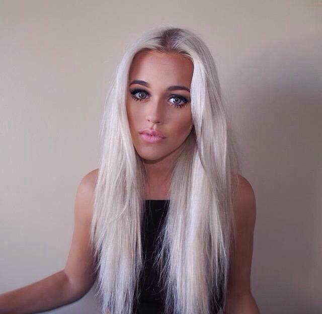  happy 17th birthday to the beautiful Lottie Tomlinson. she\s honestly goals    