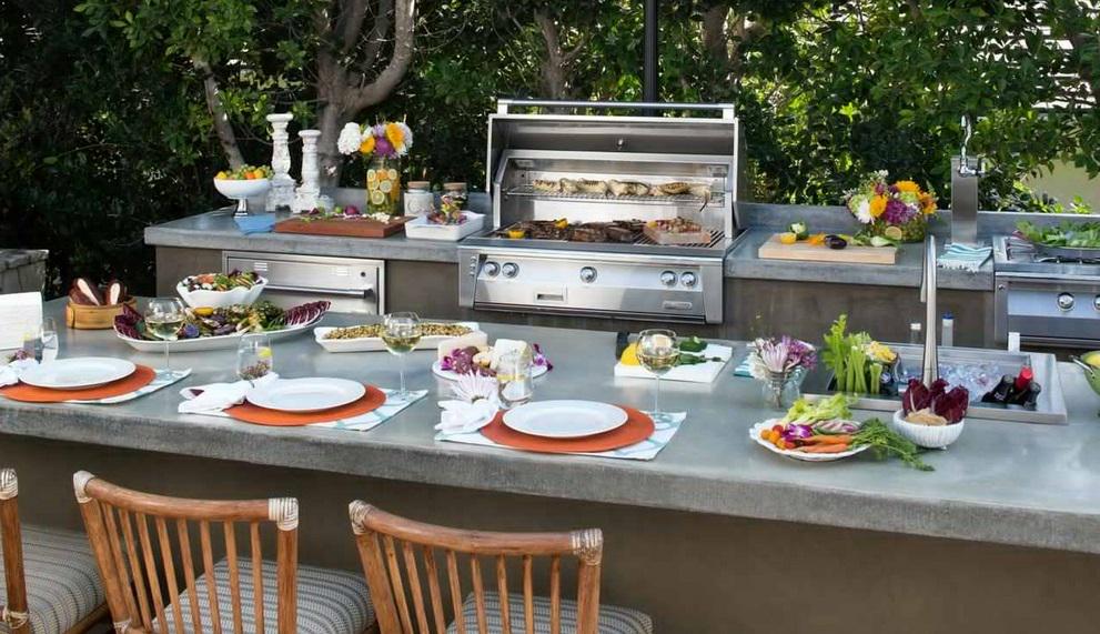 High-End, Built-in #BBQs Get Hot via <a href="/WSJ/">The Wall Street Journal</a> on.wsj.com/1hgtM0p #BBQExpo #OutdoorDesign