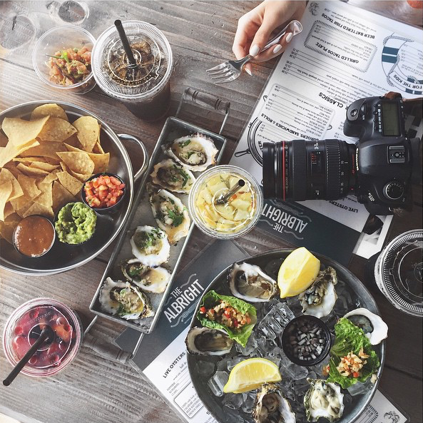 TheAlbrightSM's tweet image. Honey, I shucked the kids! Thanks for the epic photo by @carlycristman #santamonicapier #santamonica #thealbright
