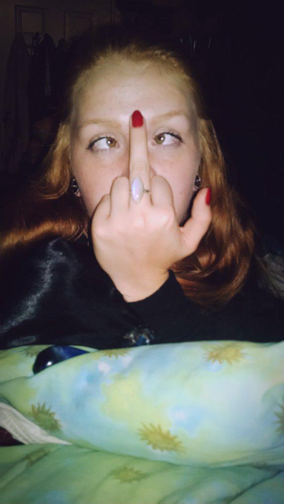 m4ri7yn's tweet photo. LOL #liveasfuck #boredasfuck http://t.co/K1jOVPH8IZ