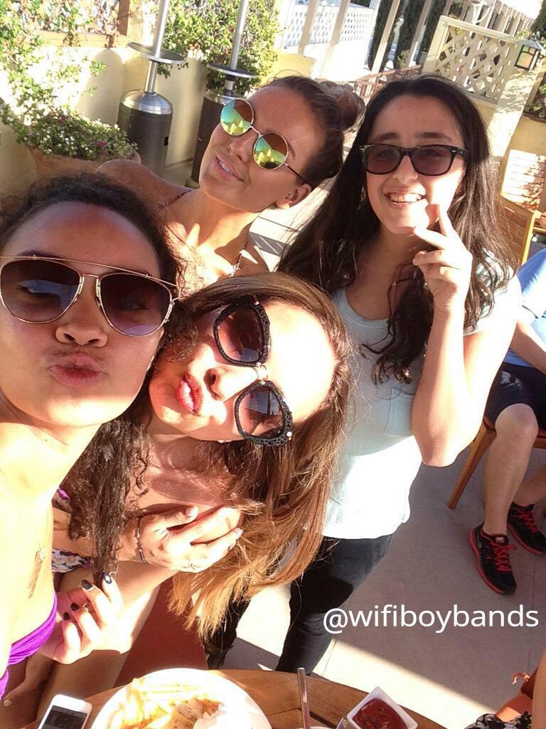 daydreamingloz's tweet photo. Perrie, Jade and Leigh-Anne in LA with @wifiboybands http://t.co/5PeihLzC8k