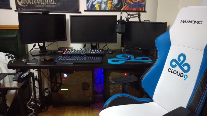 Watch Michael Grzesiek's leaked NSFW photo on TwXstars