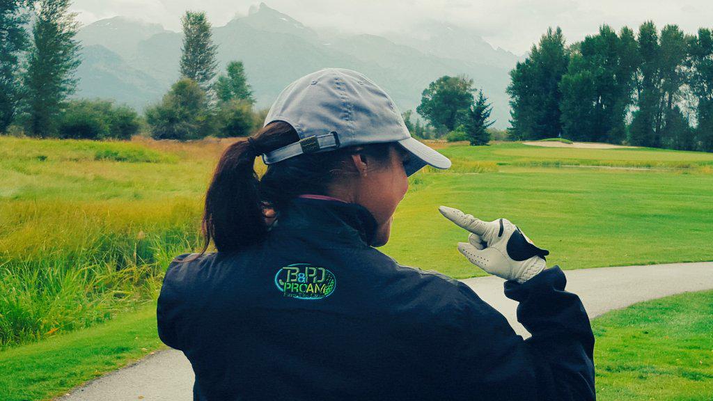 RachelBaribeau's tweet photo. Thank you @JBPDforethecure for the sweet swag. Saved me today at Jackson Hole G&amp;T. #intherain #ohhappyday #golf http://t.co/uroKSIUz7z