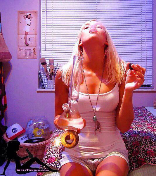 lilxweedmanx22's tweet photo. #weedsexygirls #marijuana420 #marijuana #weed #cannabis #weedgirls #kush #hush #potweed #nurse420 http://t.co/Q4cpjblmiz