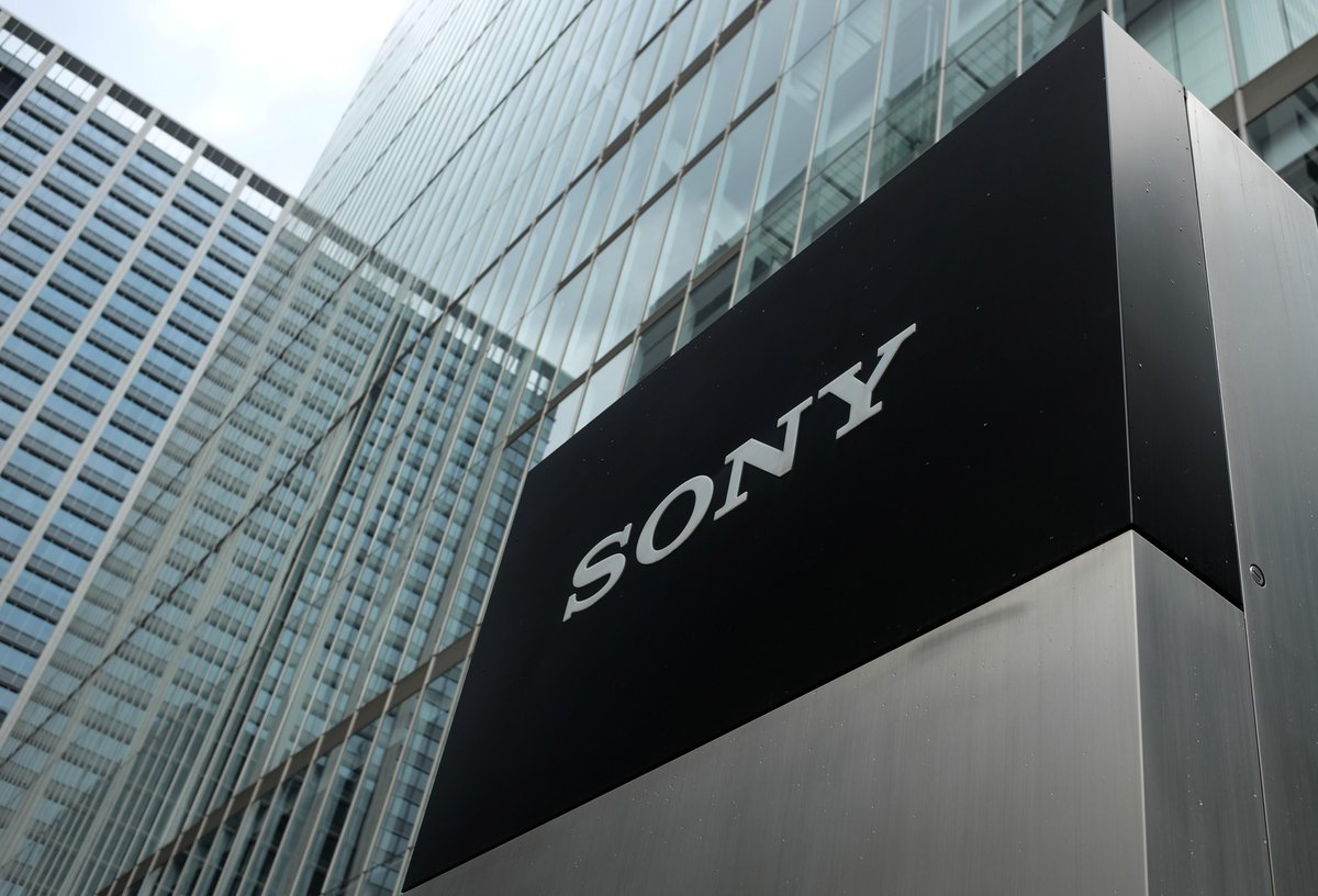 EconomicTimes's tweet image. .@makeinindia: #SonyCorp inks pact to manufacture Bravia TVs at #Foxconn’s plant near #Chennai ow.ly/Qs73v