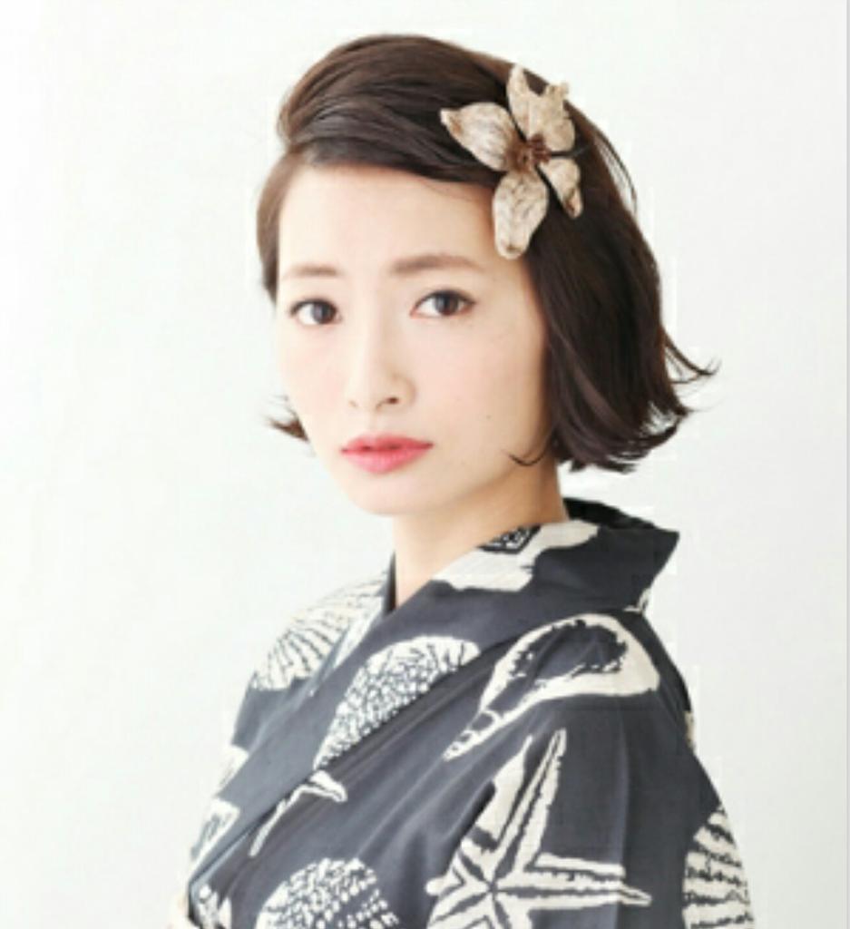 いい女の条件 浴衣にピッタリなヘアアレンジ お花の髪飾りを正面から見える位置に Http T Co U2jn6goh70 Twitter いい女の条件 浴衣にピッタリなヘアアレンジ お花の髪飾りを正面から見える位置に Http T Co U2jn6goh70 Twitter