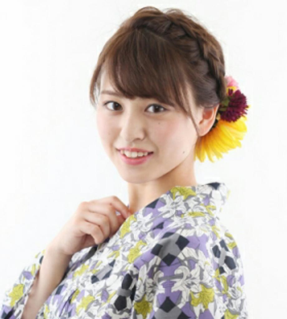 いい女の条件 Sur Twitter ショートヘアでも出来る 浴衣髪飾りの付け方 大きめのコサージュをバックスタイルに Http T Co W5xrz61a3t Twitter