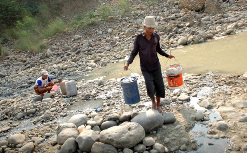 agamdg's tweet photo. Sumur pantat yeken "@okezonenews: Sumur Pantek, Solusi Hadapi Kekeringan http://t.co/yzQmhYi4rb http://t.co/BW7uVzitj7"