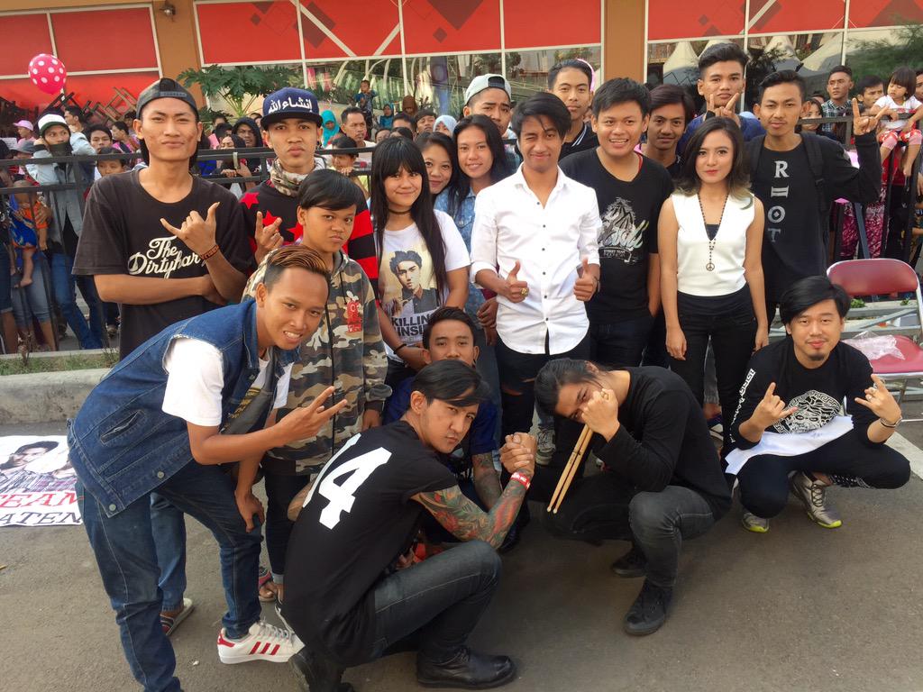 Terimakasih untuk <a href="/streetteam_INA/">StreetTeam Indonesia</a> yang sudah hadir di lokasi <a href="/InboxSCTV_/">Inbox SCTV</a> hari ini.