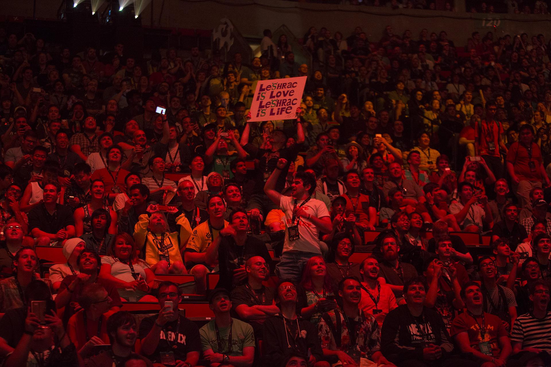 CLiTh05UAAIK3V2.jpg:large