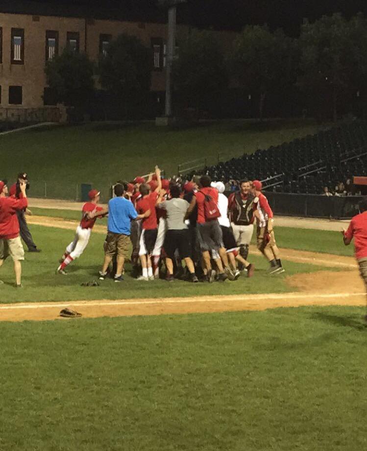 Dora246's tweet photo. Super duper proud of this team, good job guys!!! ☺️❤️⚾️👏 http://t.co/8Sh9s0HV1y