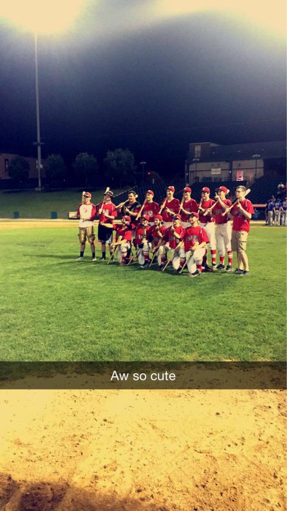 Dora246's tweet photo. Super duper proud of this team, good job guys!!! ☺️❤️⚾️👏 http://t.co/8Sh9s0HV1y