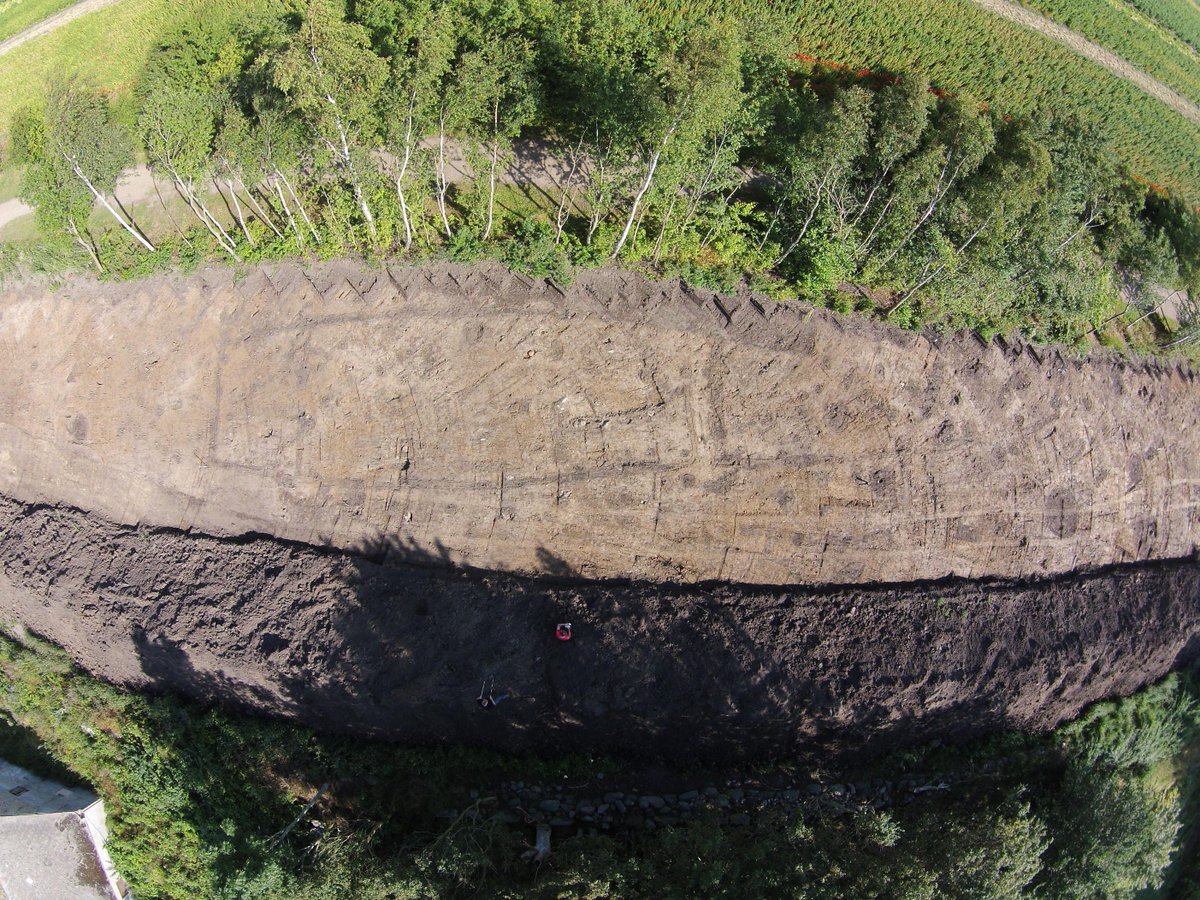 Vikingemuseet's tweet photo. Two Viking houses (ninth century AC) found on Munkebo Hill - near the Ladby Ship http://t.co/7tCm329GVW #viking http://t.co/z1UAyu5yHg