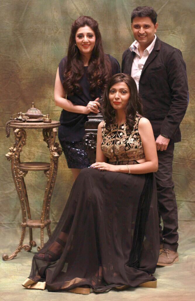 hemangnz's tweet photo. Power Couples Walked the Ramp @Archana_Kochhar 
for  @smilefoundation 
blessed to make a difference to children lives http://t.co/SK2y2jHwwP