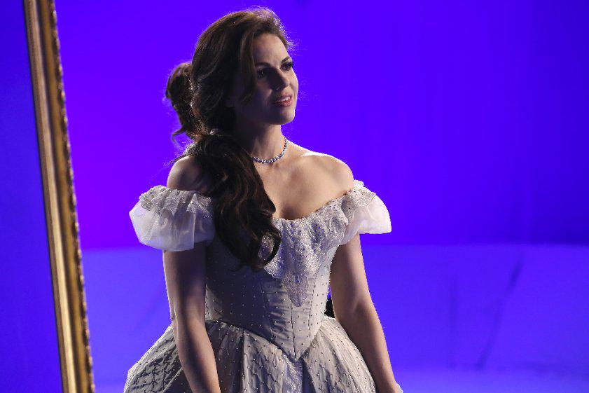 Regina Mills (@captivatemills) on Twitter photo 