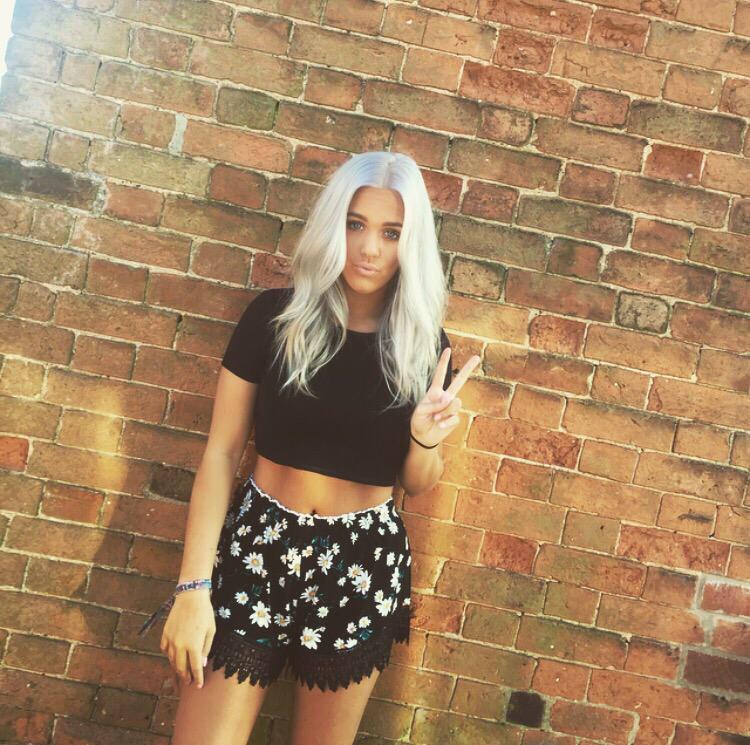  HAPPY BIRTHDAY TO THE BEAUTIFUL LOTTIE TOMLINSON !!   . Hope you have a great 17th birthday !! 