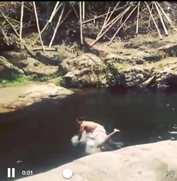 JcRodriguez30's tweet photo. la quemá del summer2015 jajajaja @Lande_S13 http://t.co/Hedqbjsmln