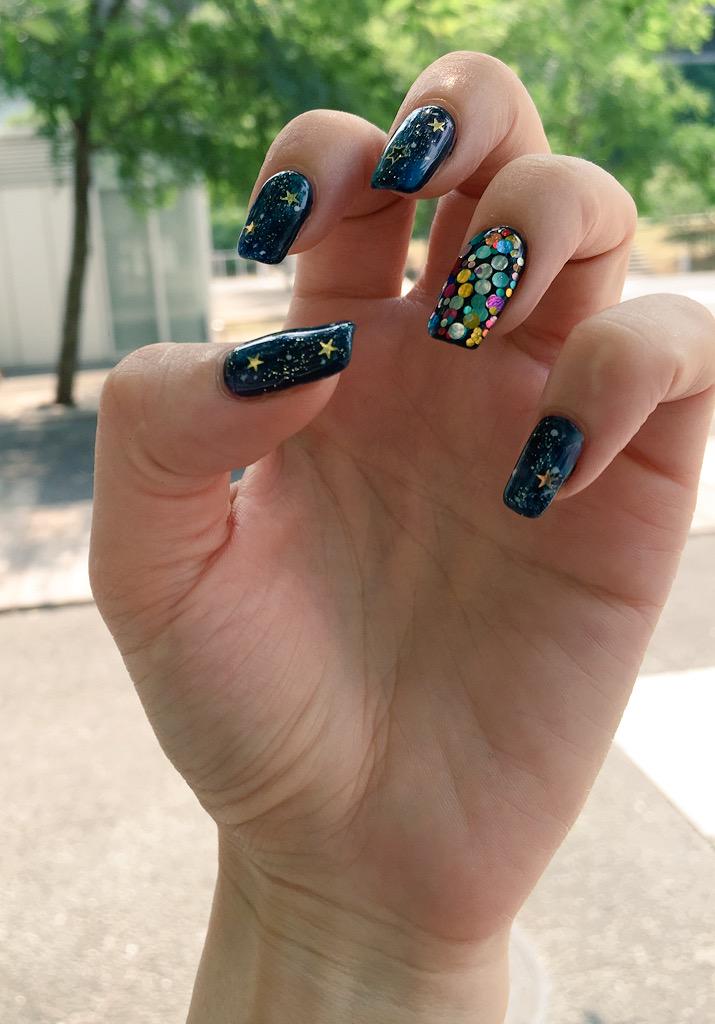 ট ইট র 麻月 ミライ 今月の宇宙ネイル 初めて普通の女子みたいなtweetかましちゃう マスカケ線 Http T Co Aodidrpupz