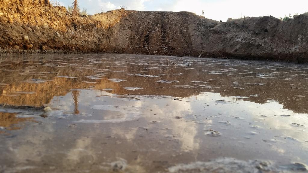 UMEgob's tweet photo. Hoy primera edición #MudRunUME una prueba de superación de obstáculos en equipo. http://t.co/ssY7miae0B