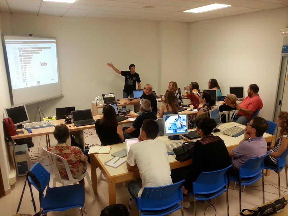 Segundo día del Curso Redes Sociales para Empresas organizado por el <a href="/CederOriental/">Ceder Oriental</a> en Tamarite
#CederFormacion