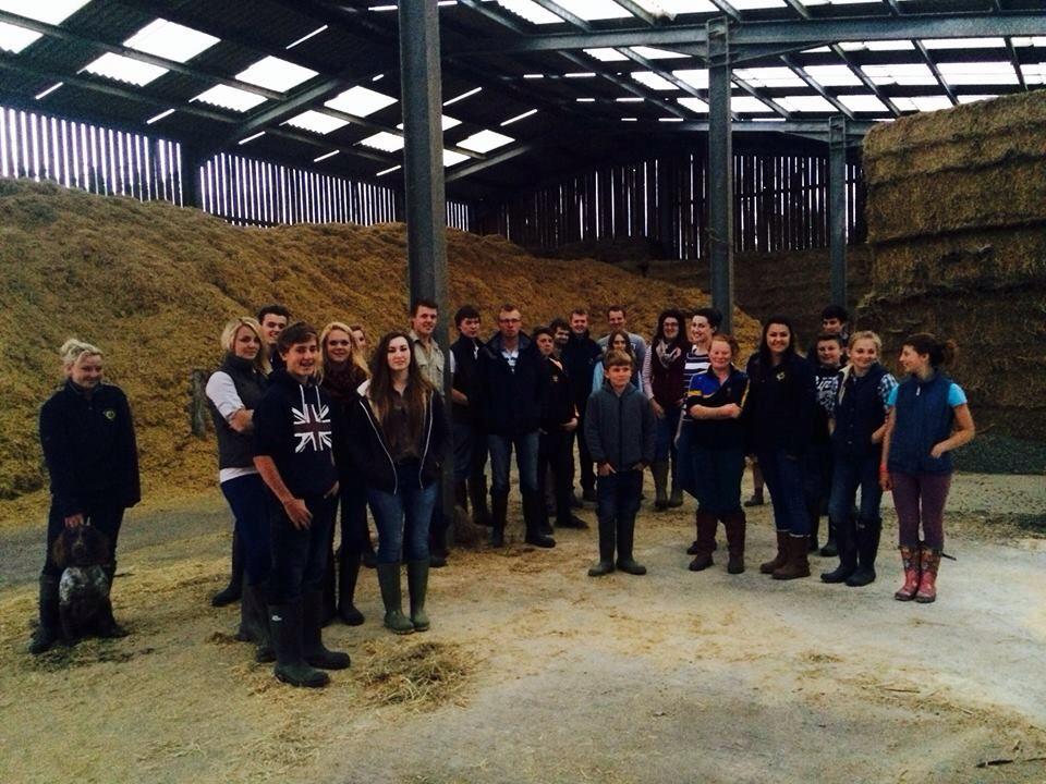 VickyDavies_'s tweet photo. Interesting tour for @NorthSomersetYF last night at a farm that milks 3 times a day #yfcdoitbest @SomersetYFC #milk http://t.co/YaKWT4yxLl